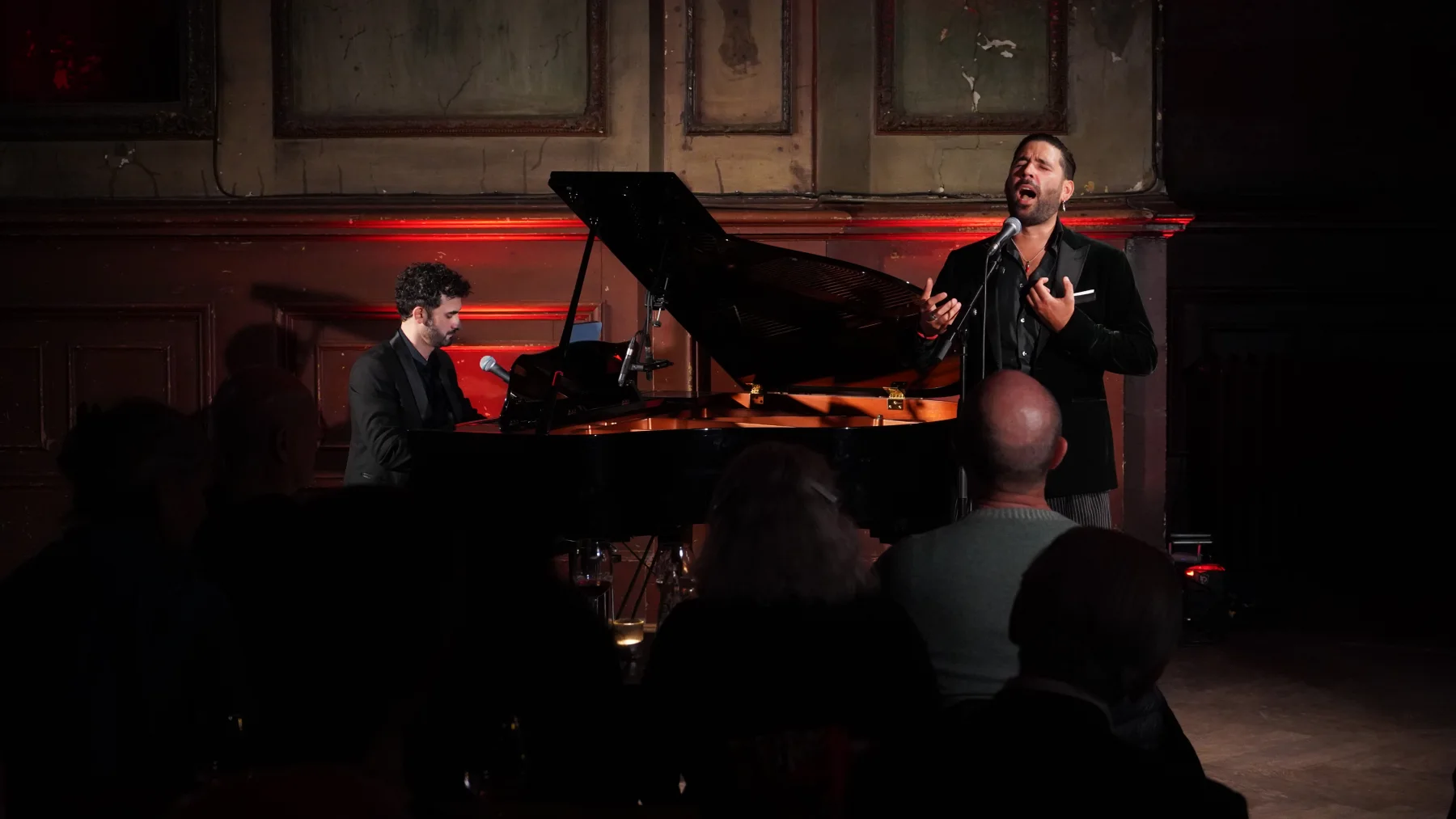 Rolando Guy singing with Gastón Efficace at the piano